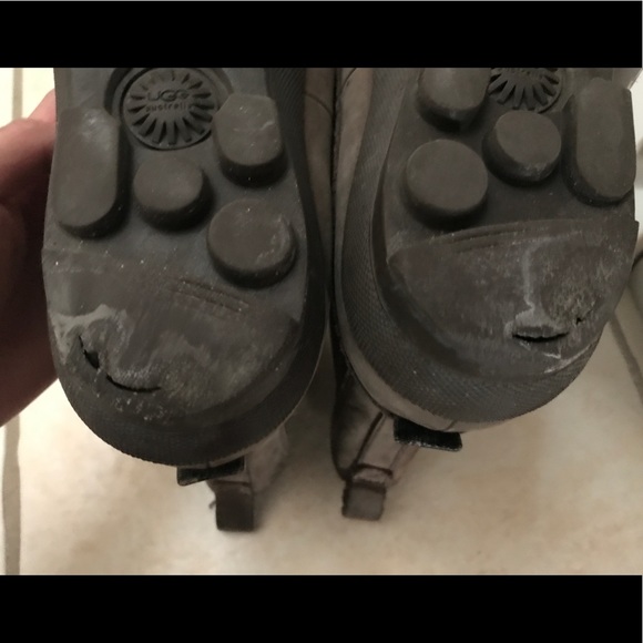 Brown Duclair UGG boots - Size 8 - Picture 8 of 12